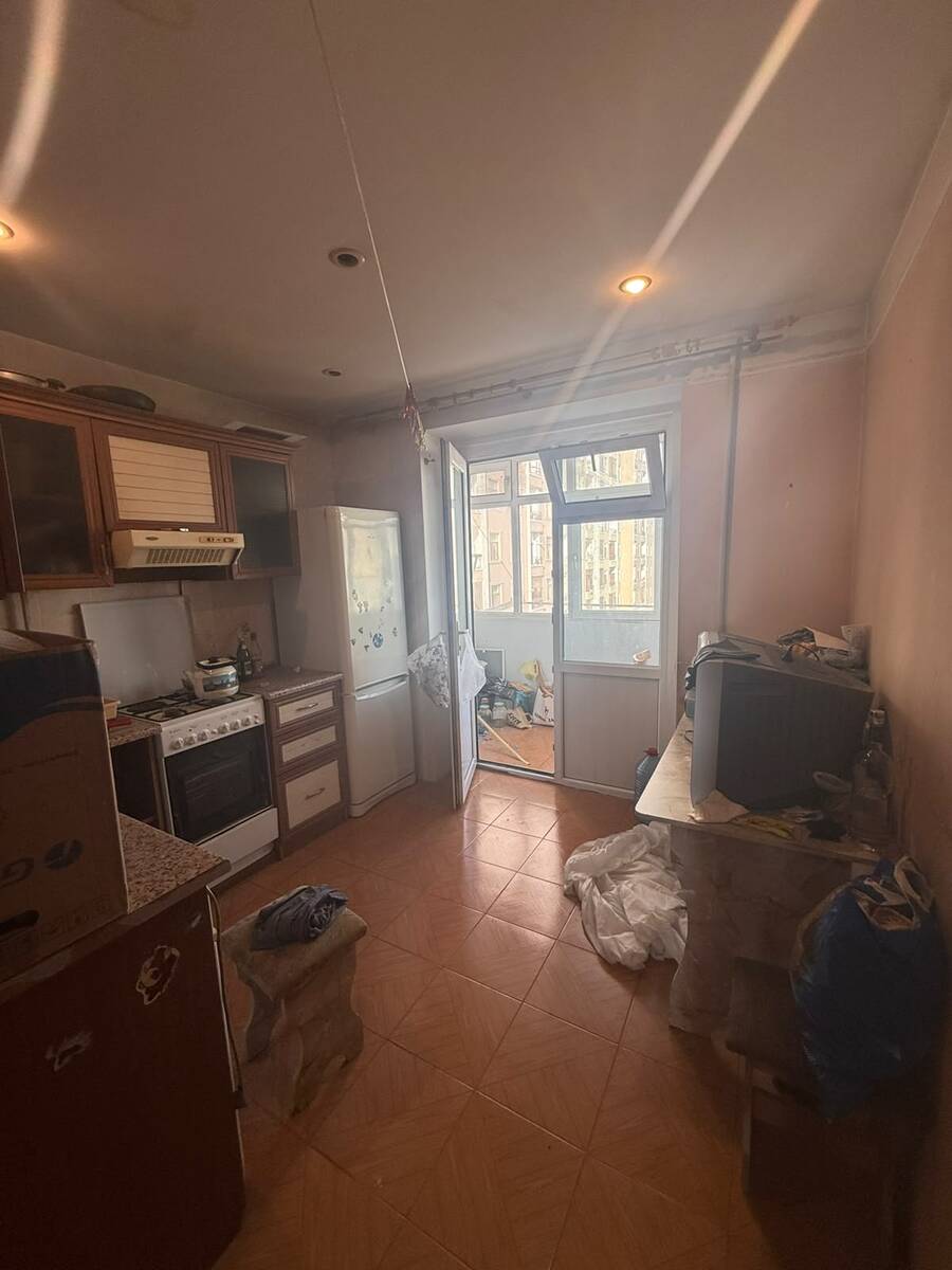 Satılır 4 otaqlı köhnə tikili 100 m² — Mənzil, Bakı (2)