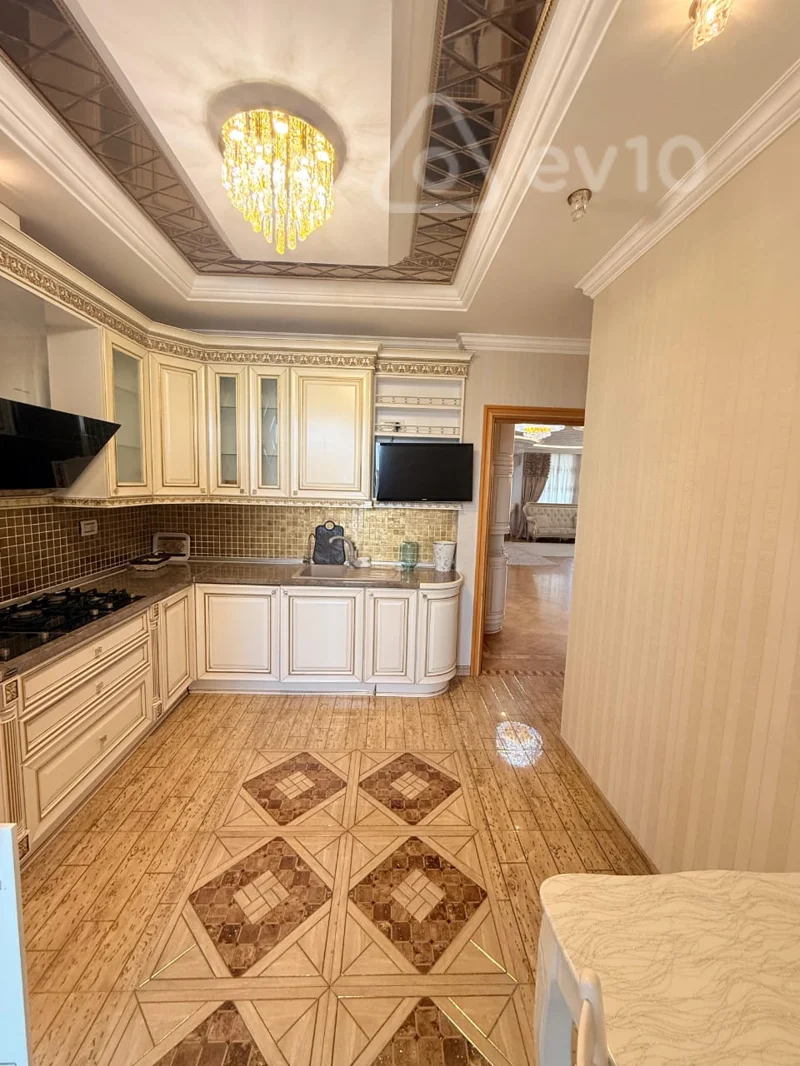 3 otaqlı mənzil, 137 m², Tələt Şıxaliyev küçəsi — kirayə — Mənzil, Bakı (11)
