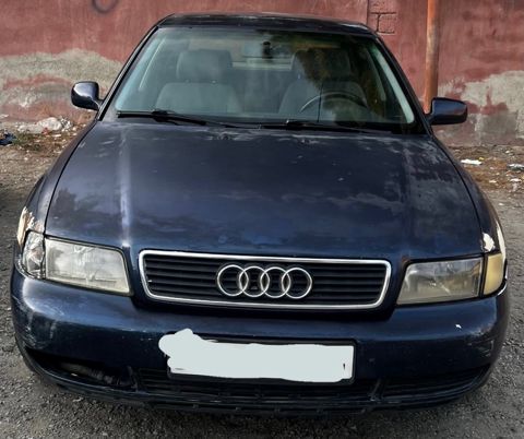 Audi A4, 1.8 L, 1997 il, 300 000 km — Xırdalan