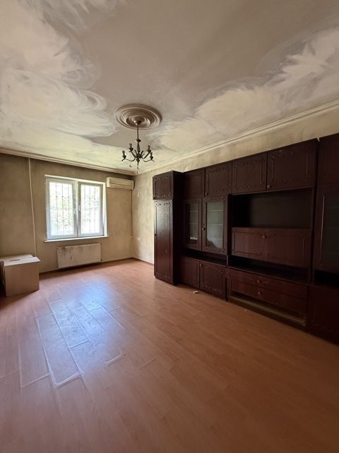 Satılır 2 otaqlı köhnə tikili 65 m² — Bakı