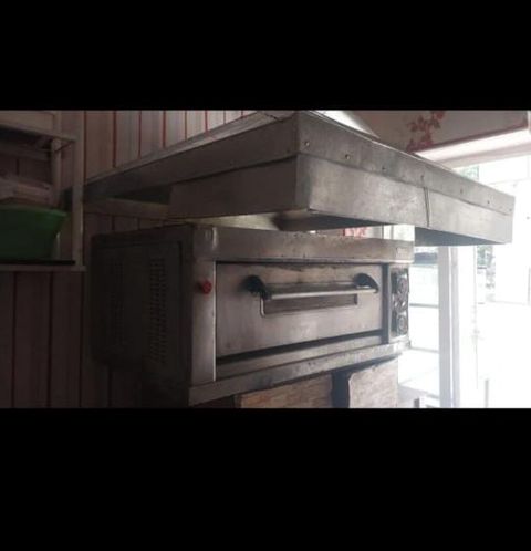 Pizza peçi 0faza.Üstunun havalandırmasiyla birlikdə 450man.Ünv — Mingəçevir