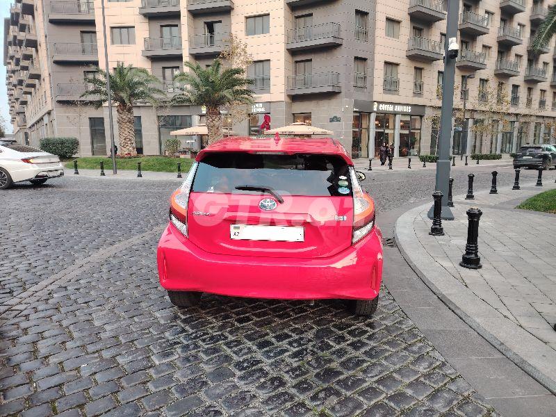 Toyota Aqua 1.5 L, 2017, 78 000 km — Avtomobillər, Bakı (8)