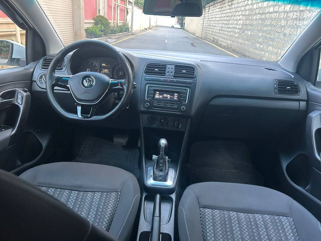 Volkswagen Polo, 1.6 L, 2018 il, 136 000 km — Avtomobillər, Bakı (7)