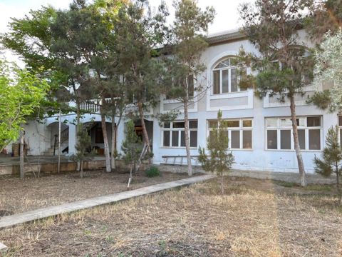 Satılır 5 otaqlı həyət evi/bağ evi 250 m² — Bakı
