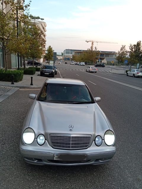 Mercedes E 220, 2.2 L, 2000 il, 555 000 km — Bakı