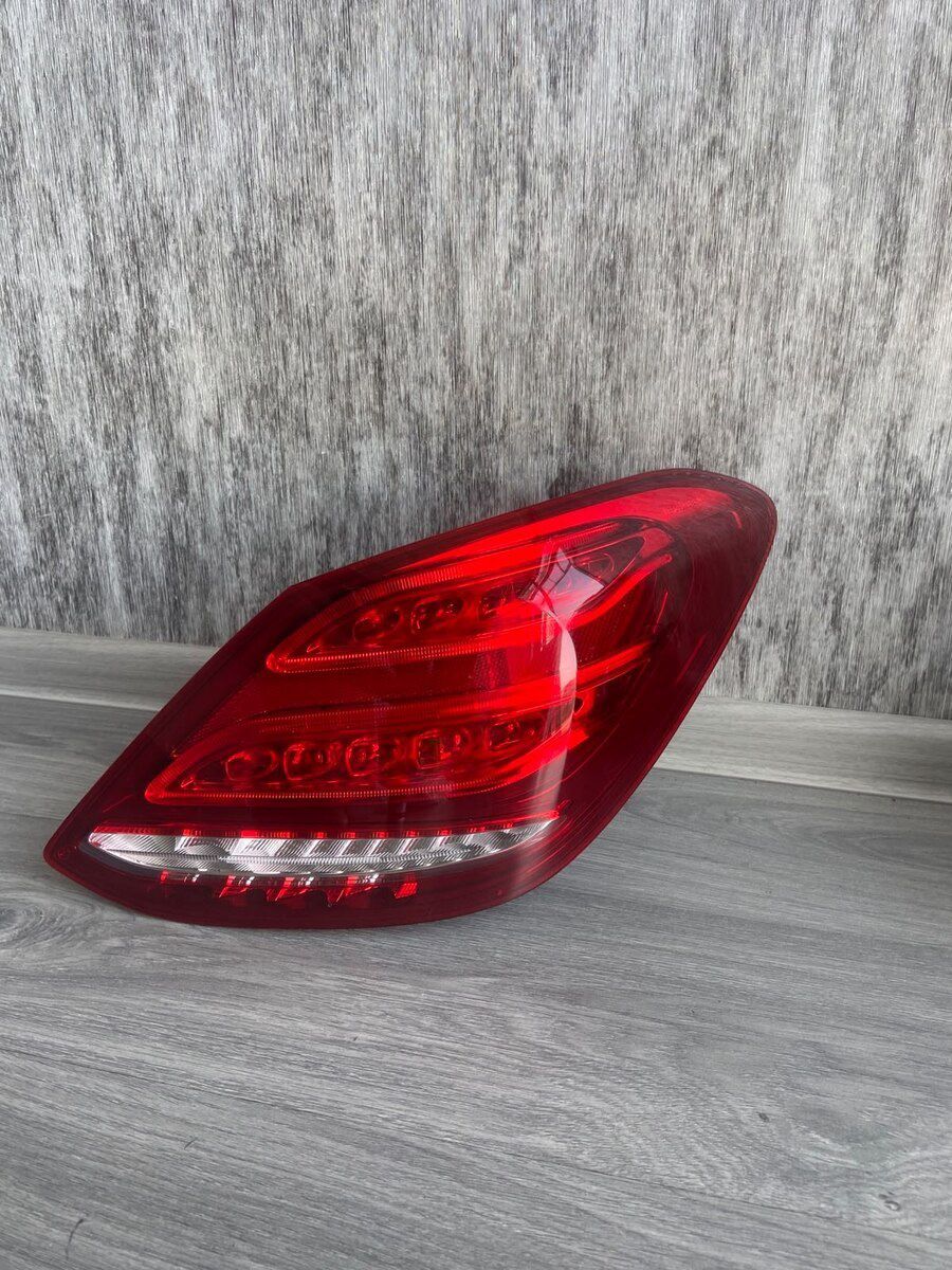 Mercedes C300, Mercedes W205 arxa stop işığı — Ehtiyat hissələri və aksesuarlar, Bakı (2)