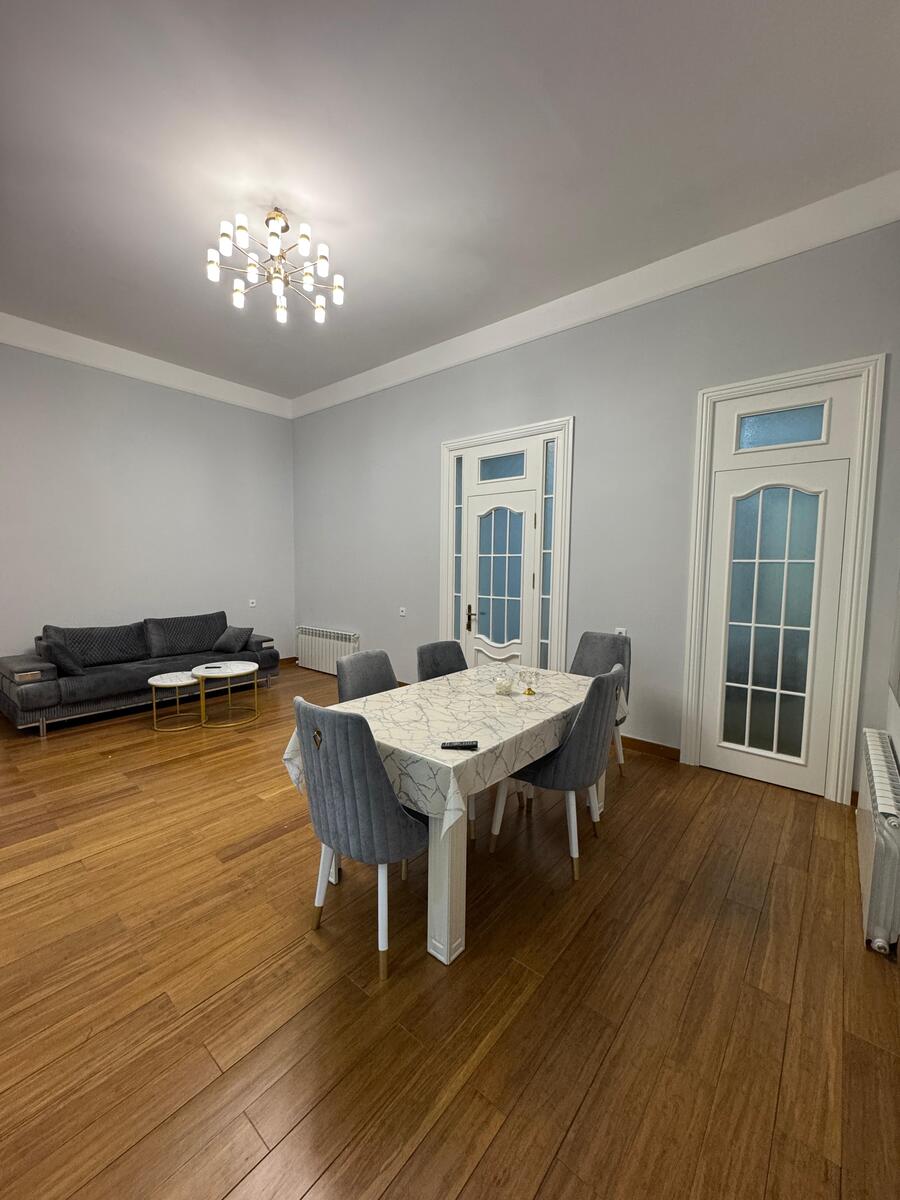 İcarəyə verilir 2 otaqlı köhnə tikili 90 m² — Mənzil, Bakı (8)