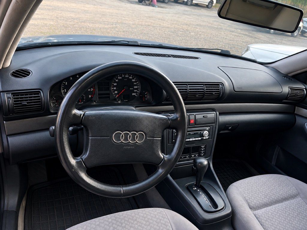 Audi A4, 1.8 L, 1997 il, 300 000 km — Avtomobillər, Xırdalan (3)