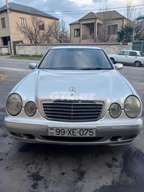 Mercedes E 220 2.2 L, 2000, 450 690 km — Balakən