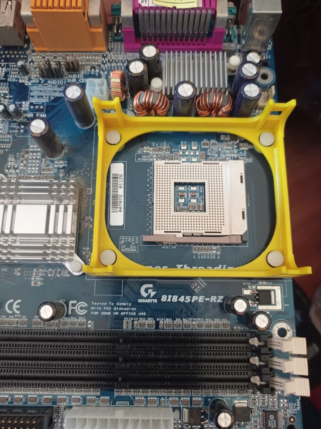Gigabyte 81845PE-RZ Anakart Gigabyte 81845PE-RZ Anakart – İşlək — Ana platalar, Şirvan (3)