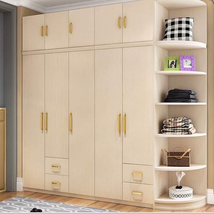 Antersollu geyim dolabı — Şkaflar, Bakı