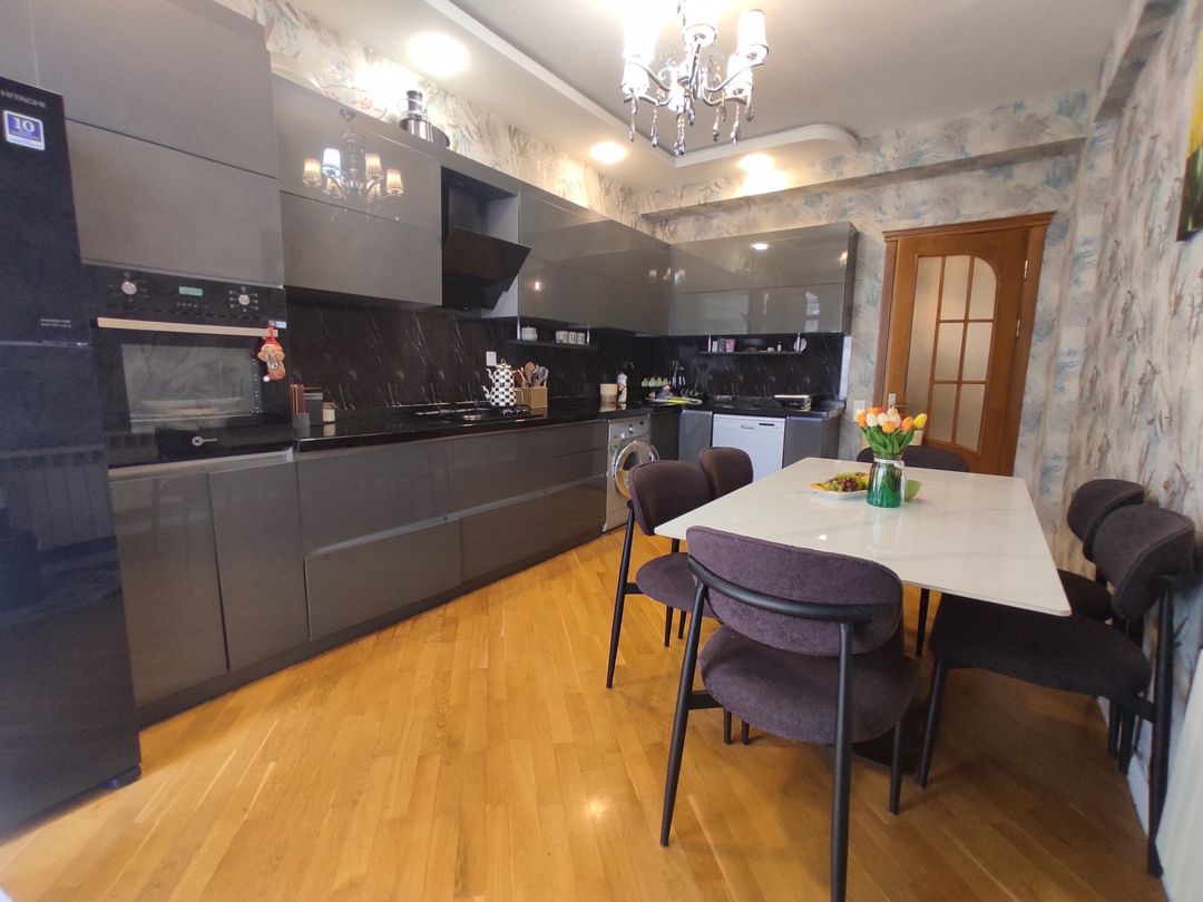 Satılır 4 otaqlı yeni tikili 181 m² — Mənzil, Bakı (2)