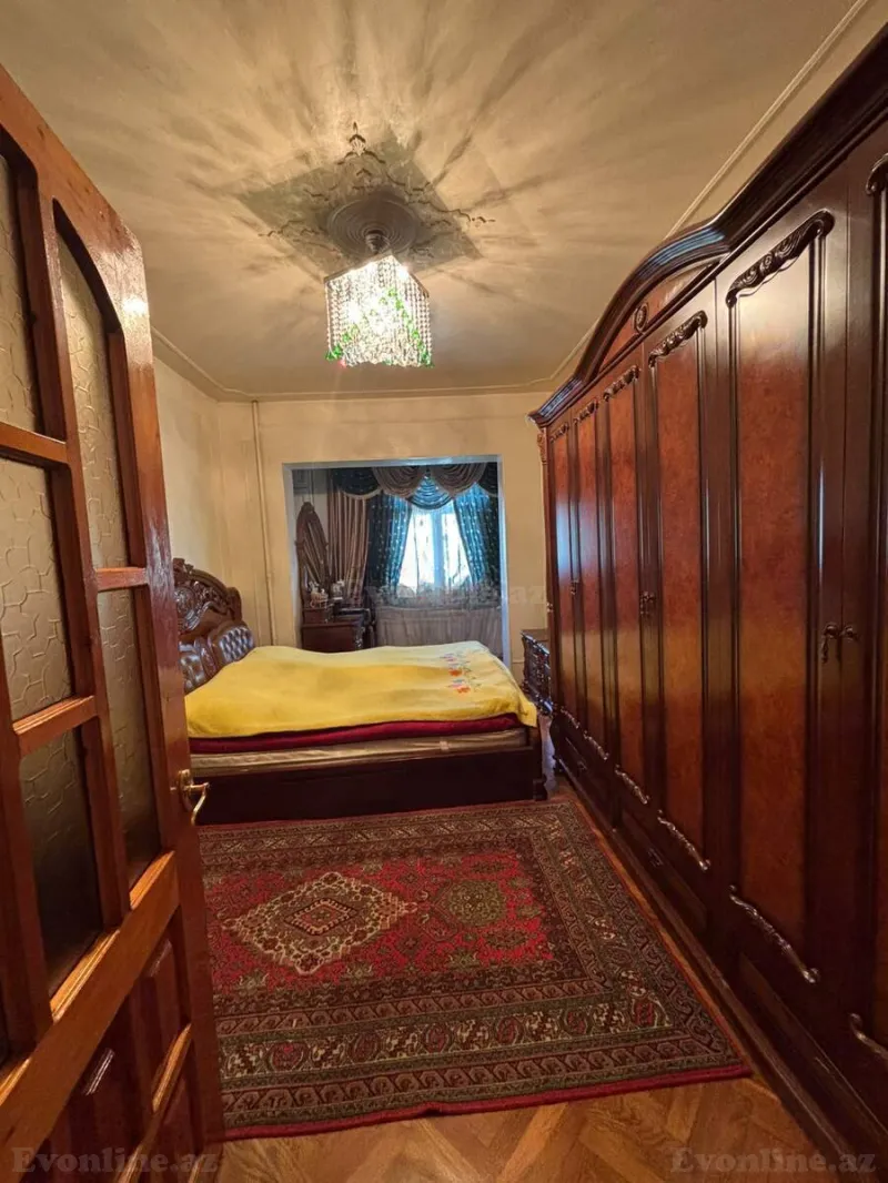 Satılır 3 otaqlı Mənzil Köhnə tikili 80 m² Bakı, Binəqədi r., Azadlıq prospekti m., 8-ci mikrorayon — Mənzil, Bakı (7)