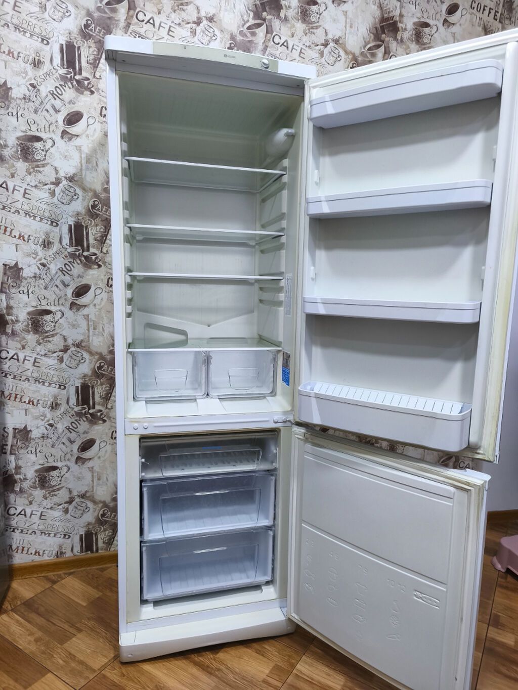 İşlənmiş 2 qapılı Indesit Soyuducu Satılır, rəng - Ağ — Soyuducular, Bakı (2)