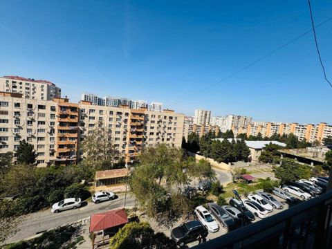 Satılır 4 otaqlı köhnə tikili 100 m² — Bakı