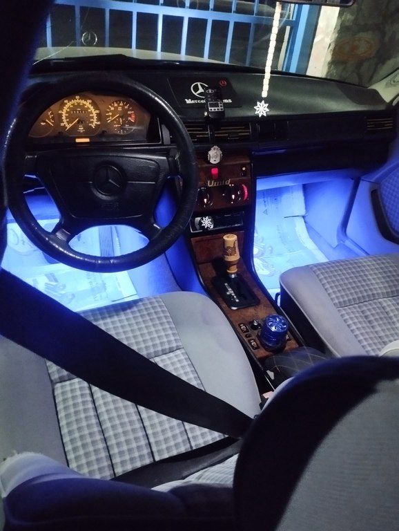 Mercedes E 200, 2.0 L, 1993 il, 150 000 km 10-VF-946 — Avtomobillər, İsmayıllı (5)