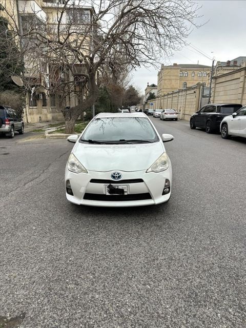 Toyota Prius C, 1.5 L, 6.5 kWh, 2016 il, 151 000 km — Bakı