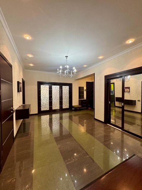 İcarəyə verilir 4 otaqlı yeni tikili 200 m² — Bakı