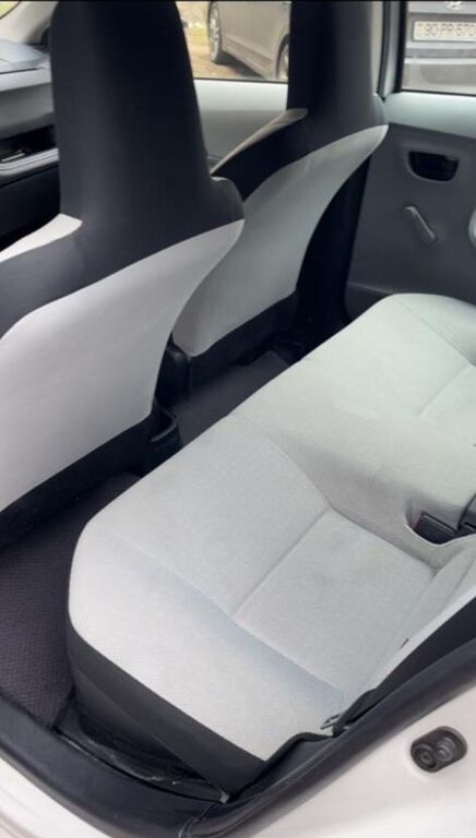 "Toyota Aqua Prius 2016" icarəsi — Avtomobil icarəsi, Bakı (5)
