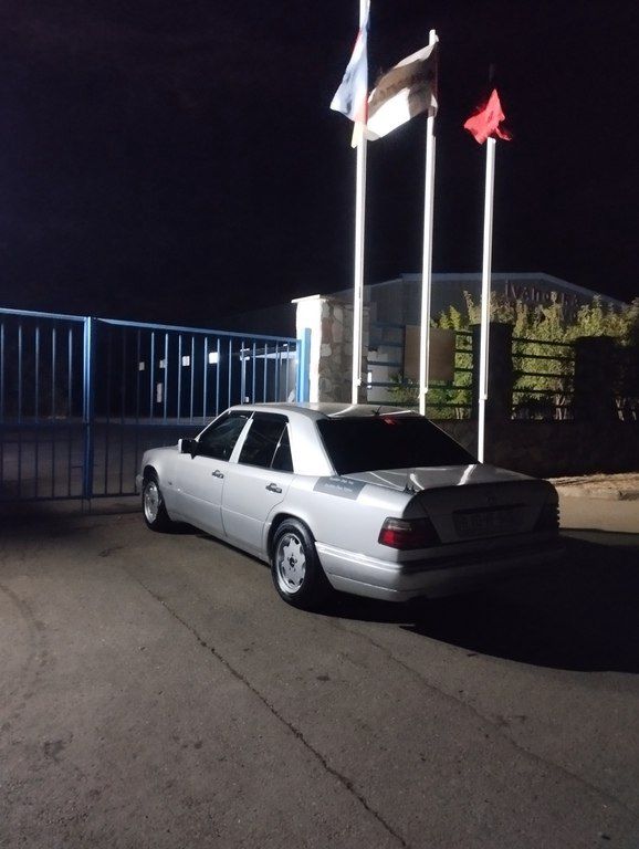 Mercedes E 200, 2.0 L, 1993 il, 150 000 km 10-VF-946 — Avtomobillər, İsmayıllı (2)