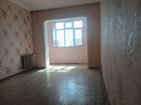 Satılır 3 otaqlı köhnə tikili 80 m² — Bakı