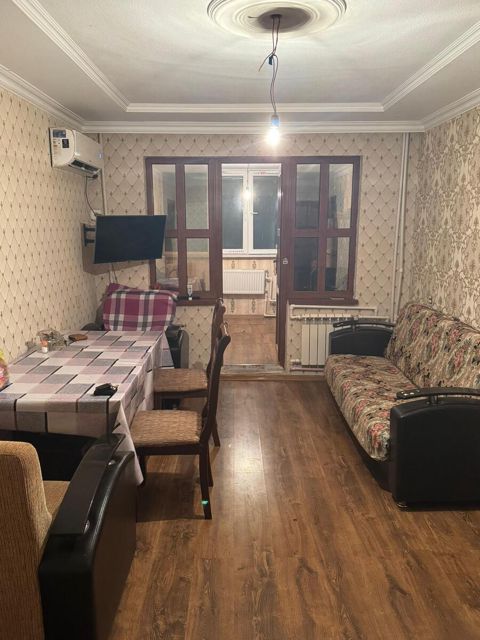 İcarəyə verilir 3 otaqlı köhnə tikili 75 m² — Bakı