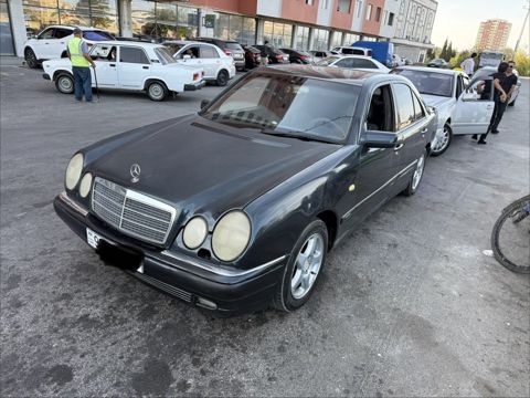 Mercedes E 230, 2.3 L, 1997 il, 418 000 km — Bakı