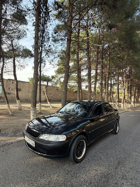 Opel Vectra, 1.6 L, 1996 il, 235 000 km 10-RS-144 — Avtomobillər, Sumqayıt (2)