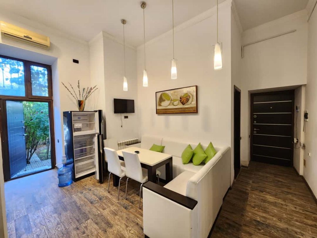 İcarəyə verilir 2 otaqlı köhnə tikili 80 m² — Mənzil, Bakı (9)