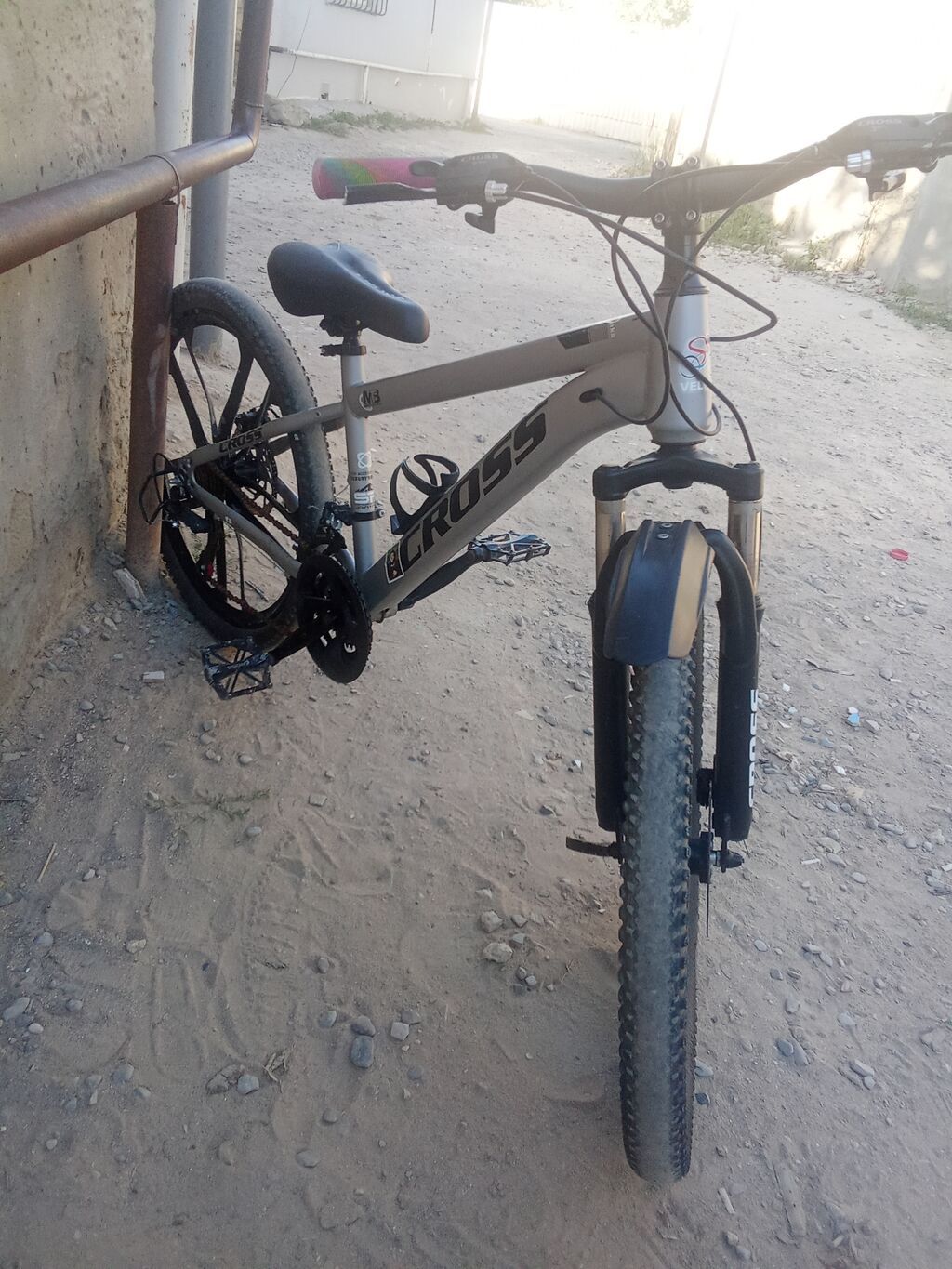 Cross dağ velosipedi - Gümüşü rəngli alüminium tipli gövdə, “Cross” — Dağ velosipedləri, Bakı (2)