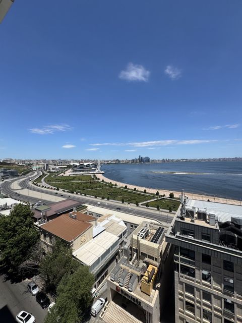 Satılır 4 otaqlı yeni tikili 236 m² — Bakı