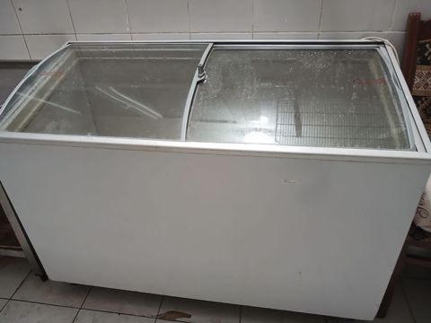 Satılır: Dərin dondurucu işlək vəziyyətdə 290 manat. Şüvəlan — Cooling equipment