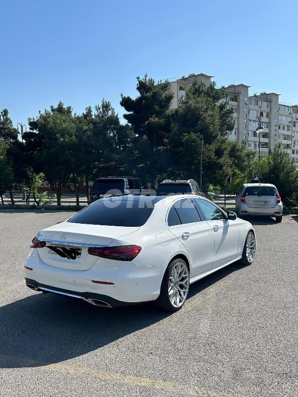 Mercedes E-Class 2.0 L, 2022, 10 000 km — Avtomobillər, Bakı (7)
