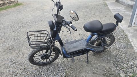 Elektrik velosipedi/skuteri - Ön təkərdə elektrik hub-motoru - Geniş — Motorcycles and mopeds