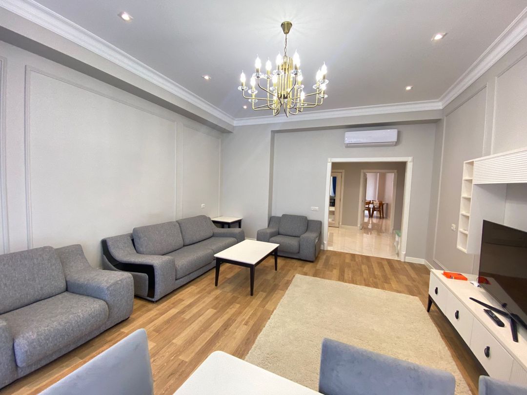İcarəyə verilir 4 otaqlı yeni tikili 200 m² — Mənzil, Bakı (3)