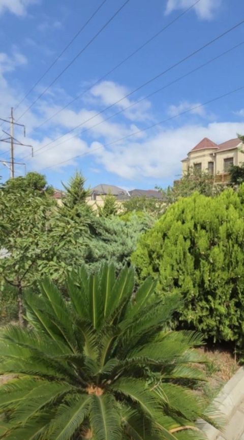 Satılır 6 otaqlı həyət evi/bağ evi 300 m² — Bakı