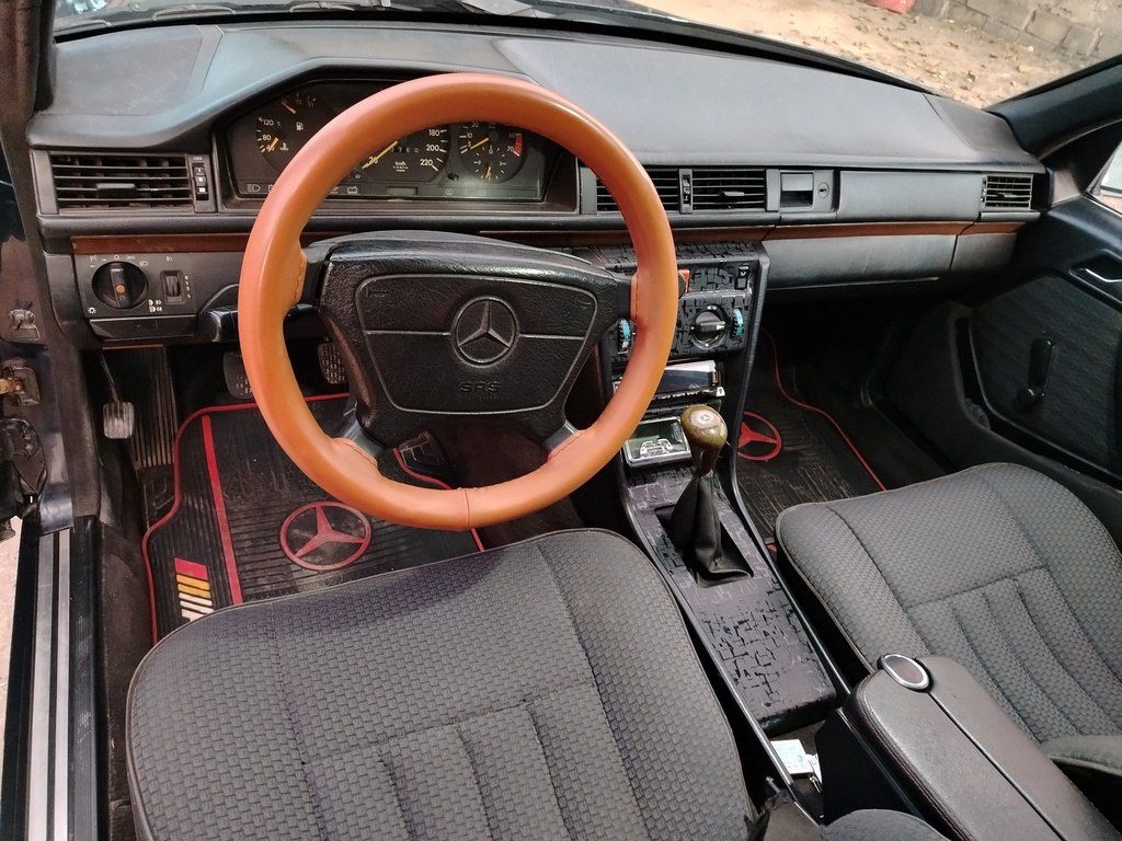 Mercedes 200 D, 2.0 L, 1990 il, 299 908 km 99-RV-214 — Avtomobillər, Bakı (8)