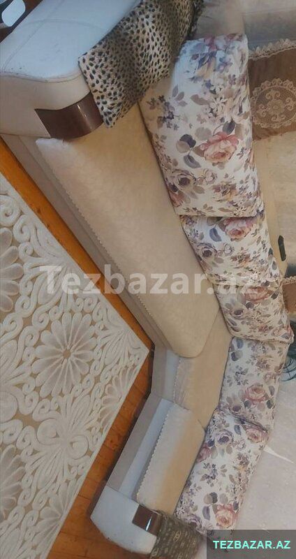 Acilan bazali — Divanlər, Bakı (2)
