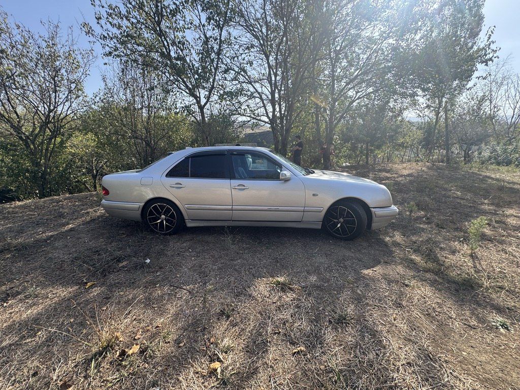 Mercedes E 240, 2.4 L, 1998 il, 483 000 km 10-NX-830 — Avtomobillər, Yardımlı (5)