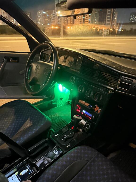 Mercedes 190, 2.0 L, 1991 il, 471 000 km 10-TY-581 — Avtomobillər, Bakı (5)
