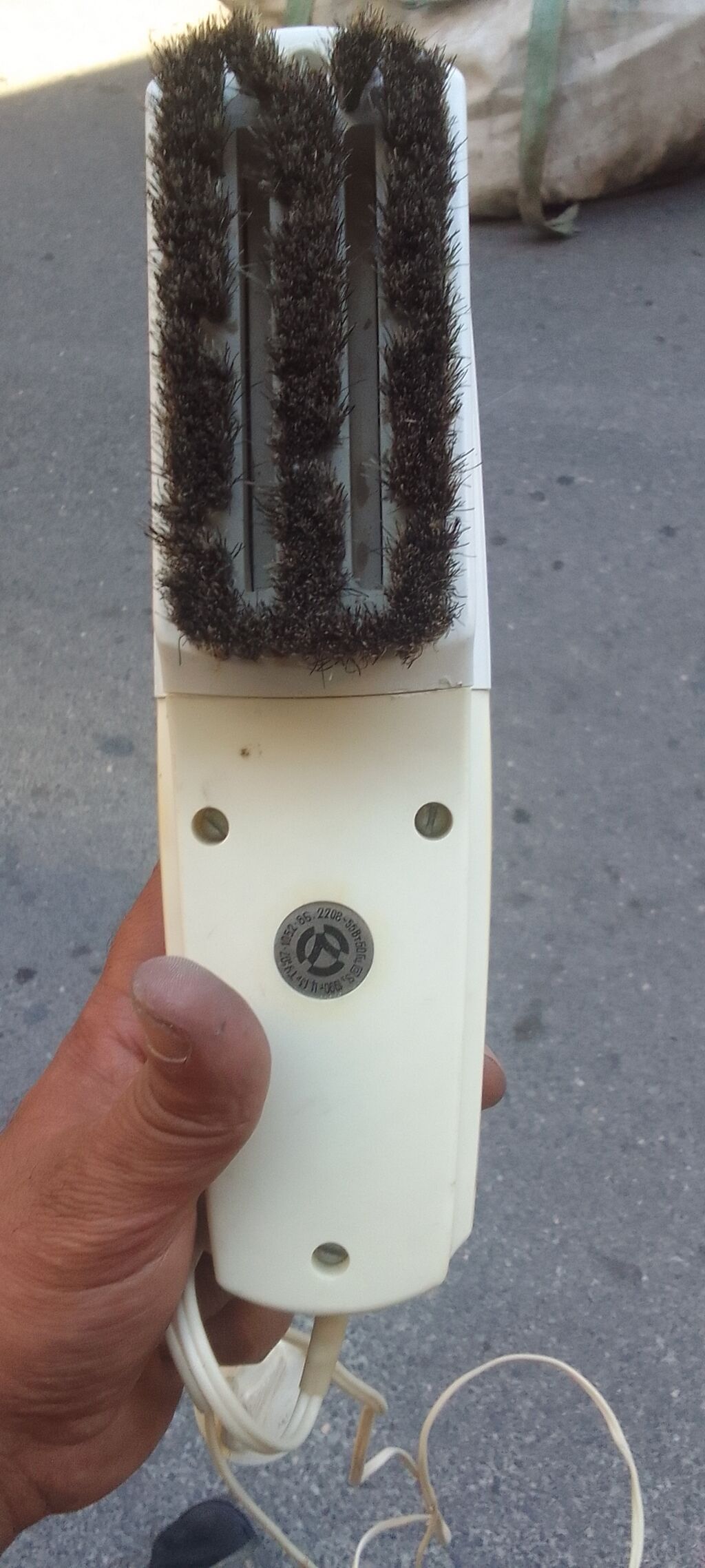 Elektriklə işləyən paltar təmizləmə fırçası - Şəbəkə ilə işləyən əl — Təmizlik üçün alətlər, Bakı (4)