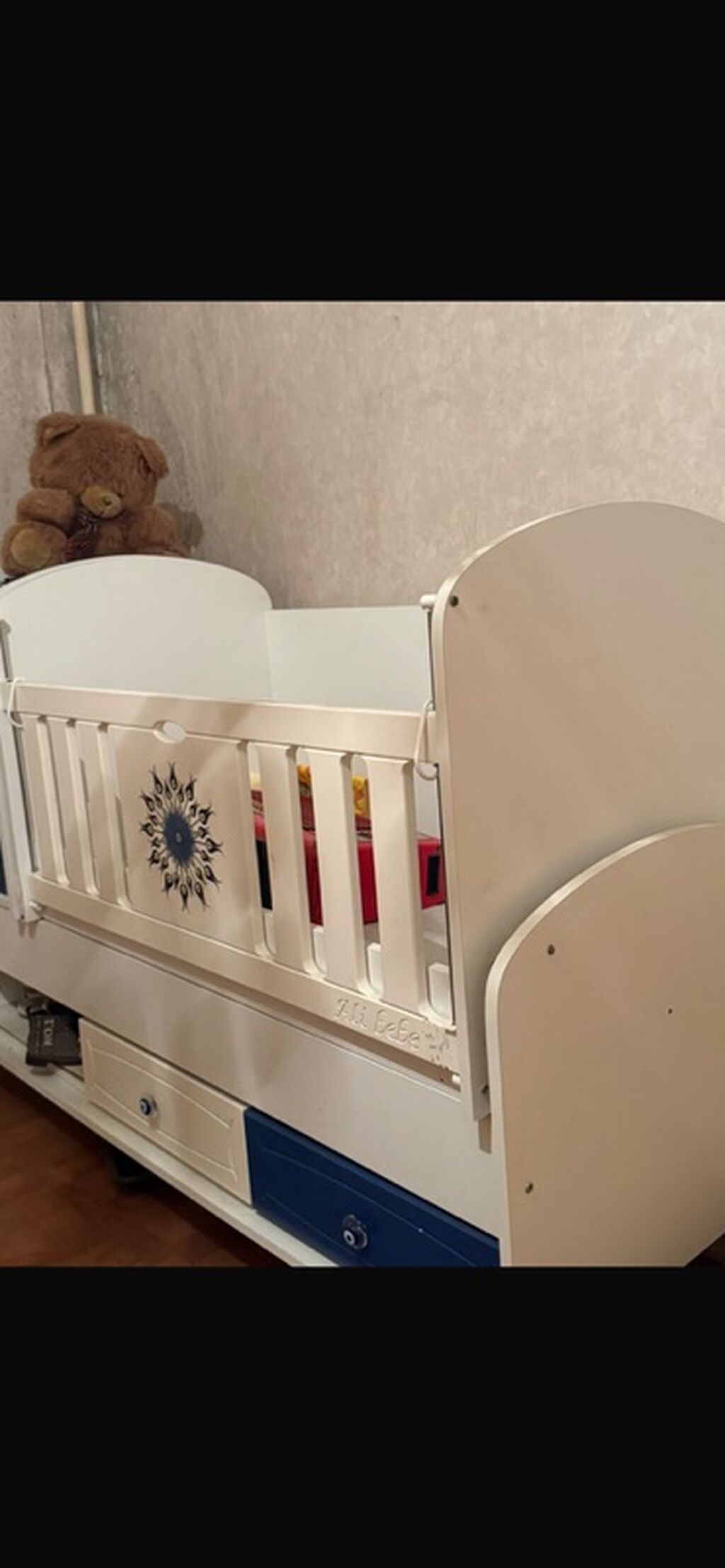 Oğlan və qız üçün, İşlənmiş, Dördbucaq, Beşik, Matras ilə, Yellənmə mexanizmsiz — Bəşikləri, Bakı (3)
