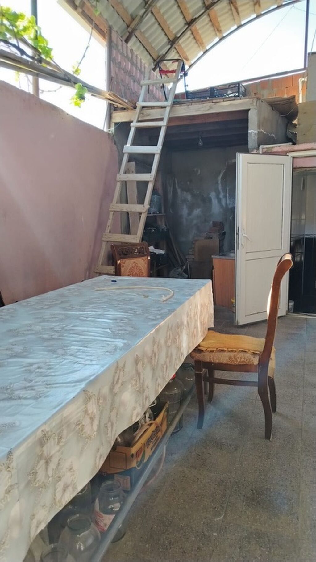 2 otaqlı həyət evi – praktik plan və ayrı mətbəx - Ümumi: həyət — Ev, villa, Bakı (6)