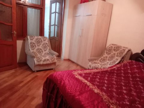 İcarəyə verilir 3 otaqlı köhnə tikili 80 m² — Bakı