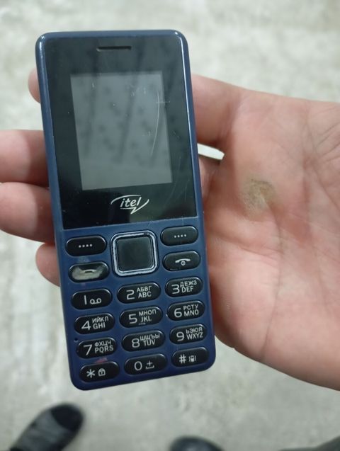 Itel düyməli telefon Xüsusiyyətlər: - Kompakt korpus, tünd mavi rəng — Bakı
