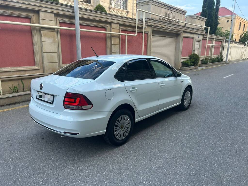 Volkswagen Polo, 1.6 L, 2018 il, 136 000 km — Avtomobillər, Bakı (4)