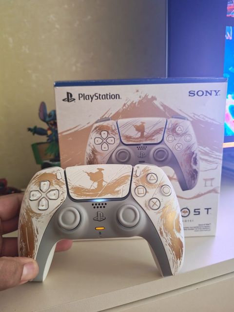PlayStation 5 DualSense simsiz oyun pultu – Ghost of Yōtei xüsusi — Oyunlar, konsollar və proqramlar — Aksesuarlar