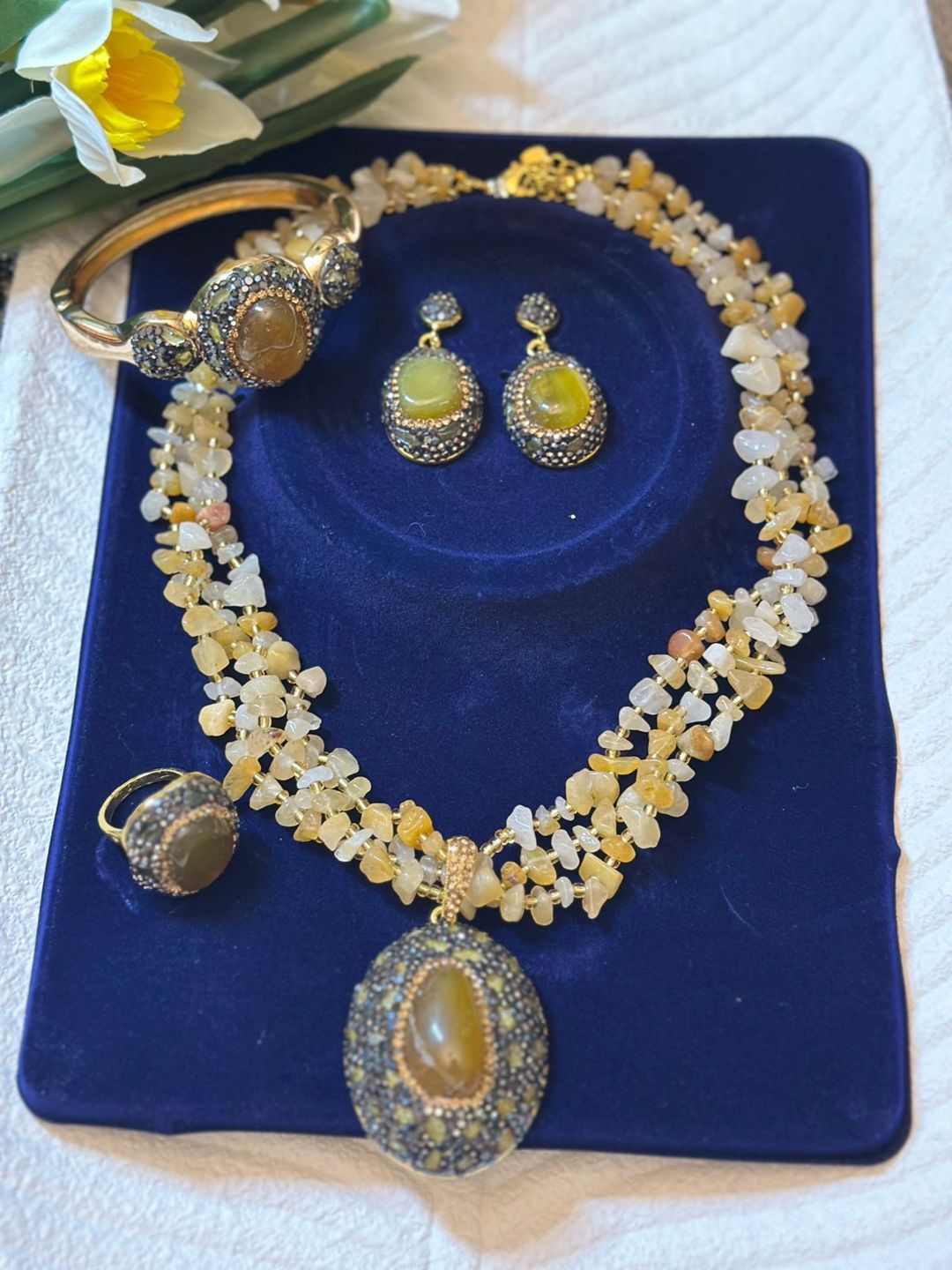 Bijuteriya dəsti boyunbağı, qolbaq, sırğa və üzük 2086 — Mallar, Bakı (2)