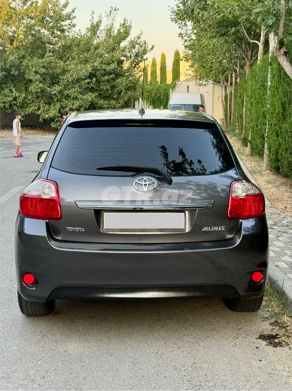 Toyota Auris 1.4 L, 2010, 250 342 km — Avtomobillər, Bakı (4)