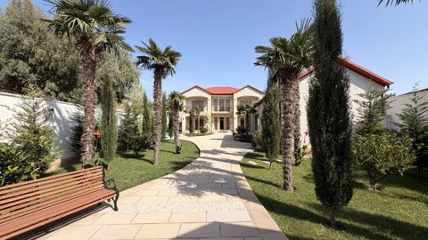 Satılır 6 otaqlı həyət evi/bağ evi 550 m² — Bakı